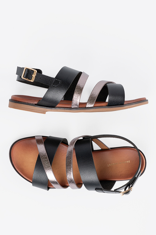 Kuldse värvi sandaalid madalal kontsal