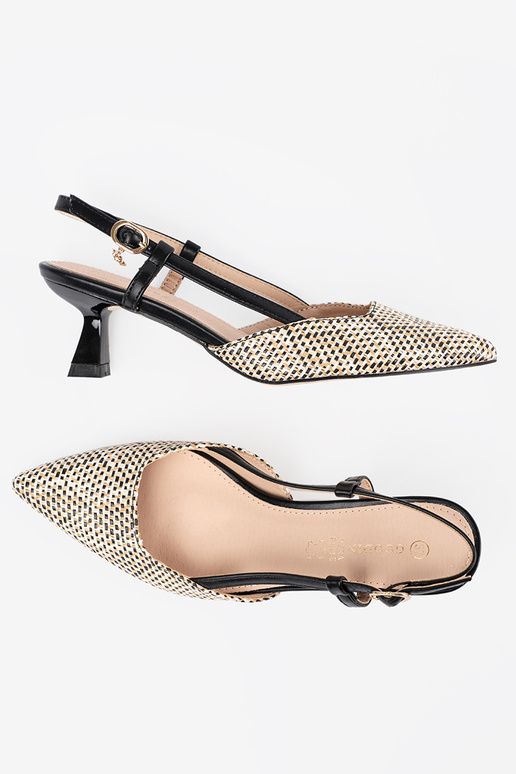 Kootud kõrge kontsaga sandaalid...