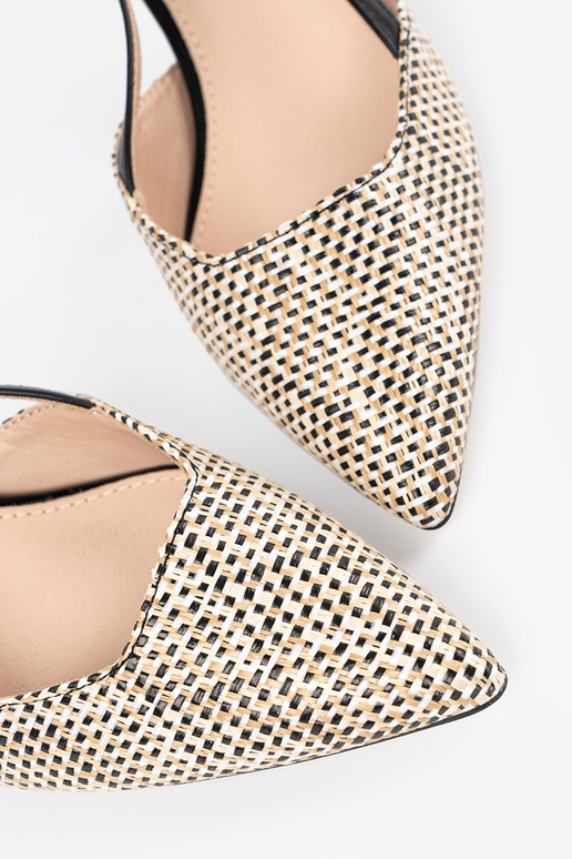 Kootud kõrge kontsaga sandaalid...