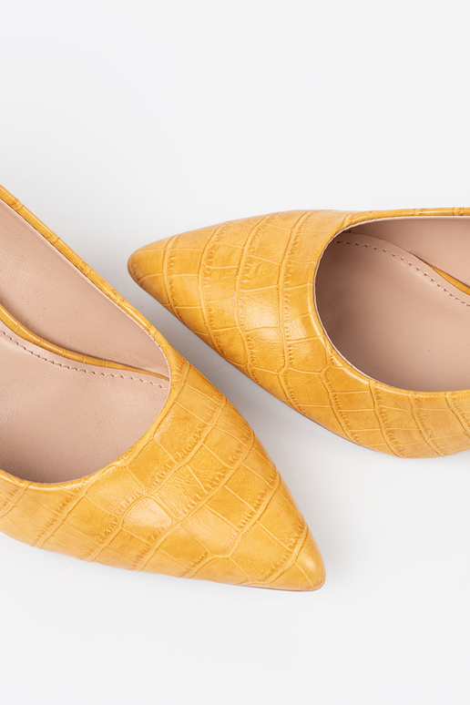 Kollased klassikalised kõrged kontsad... Kollased klassikalised kõrged kontsad...