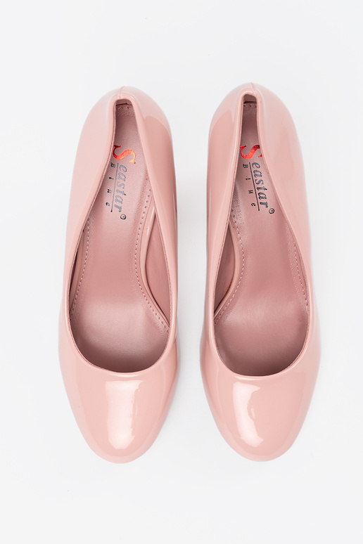 Roosad lakitud kõrged kontsad