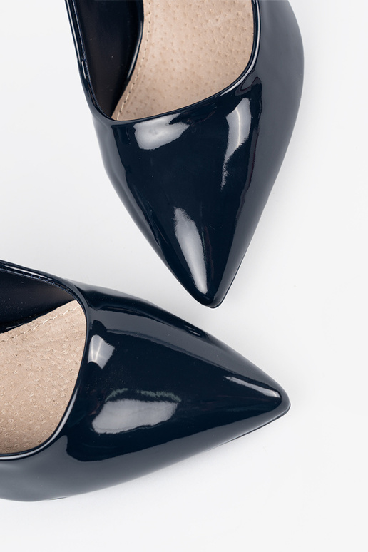 Tumedat sinised lakitud kõrge...