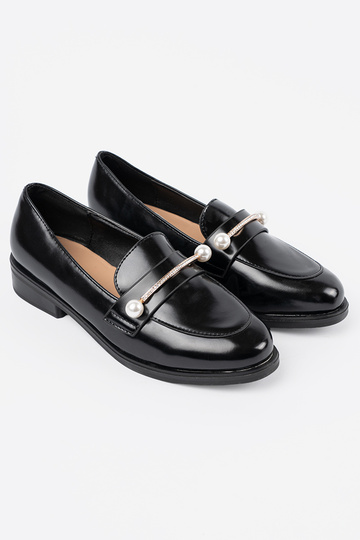 Mustad lakitud mokasiinid... 2