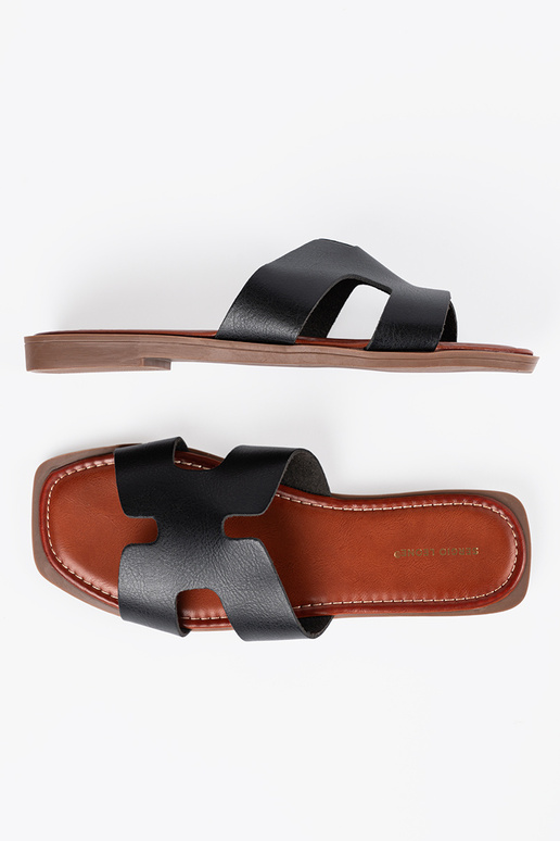 Mustad sussid ruudukujulise ninaga Mustad sussid ruudukujulise ninaga