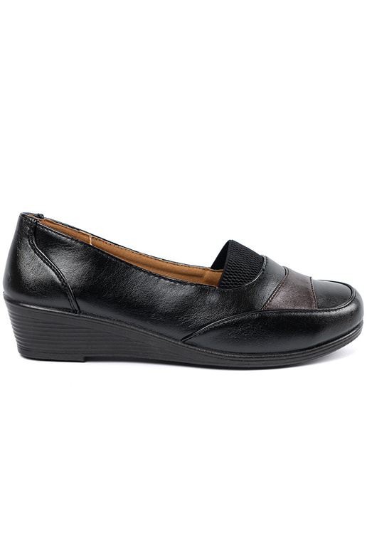 Mustad klassikalised naiste poolsaapad