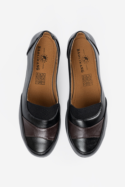 Mustad klassikalised naiste poolsaapad