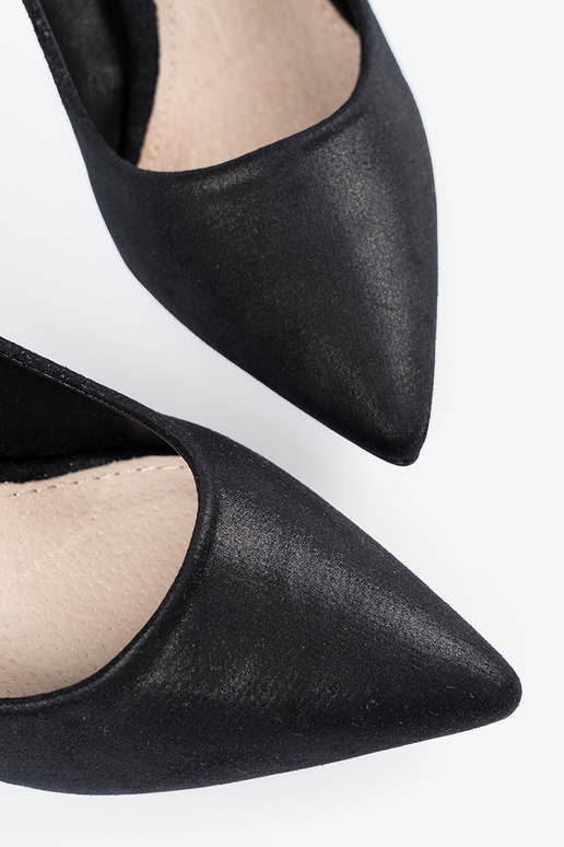 Mustad sametised kõrged kontsad