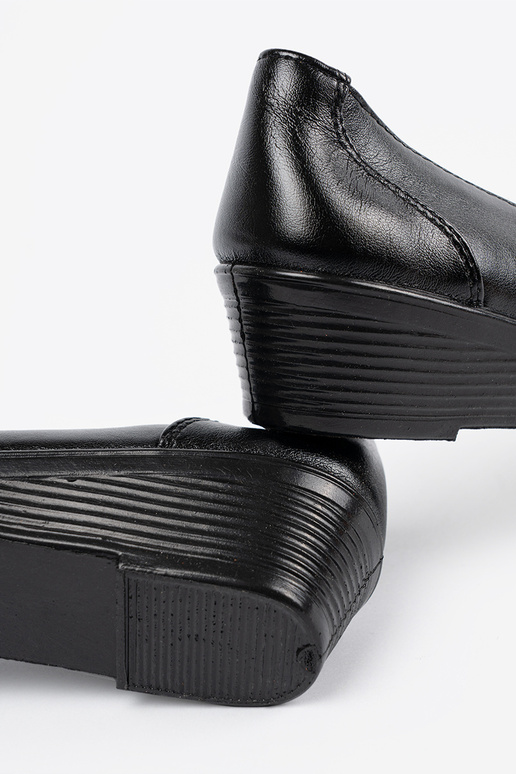 Naiste poolsaapad dekoratiivse tikandiga Naiste poolsaapad dekoratiivse tikandiga