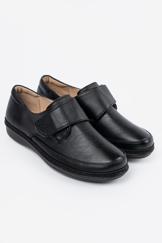 Naistel kleepuvate rihmadega poolsaapad