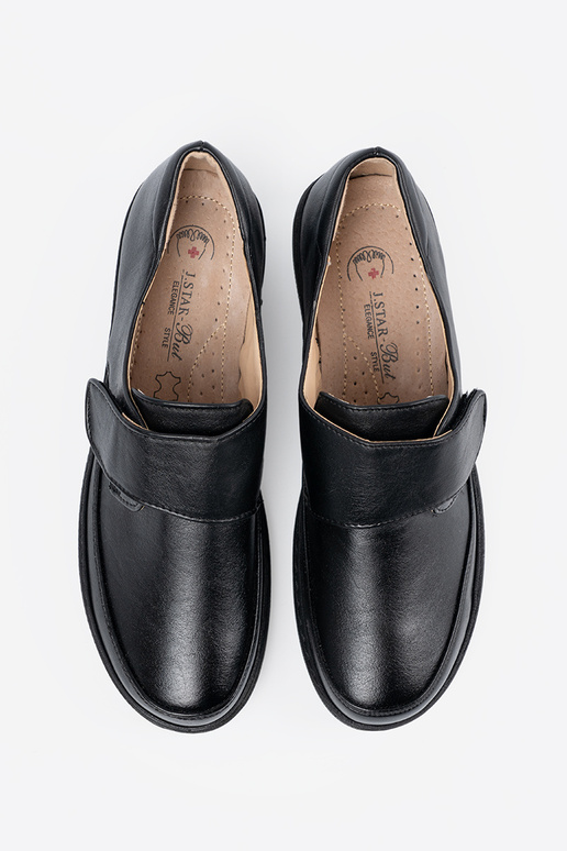 Naistel kleepuvate rihmadega poolsaapad