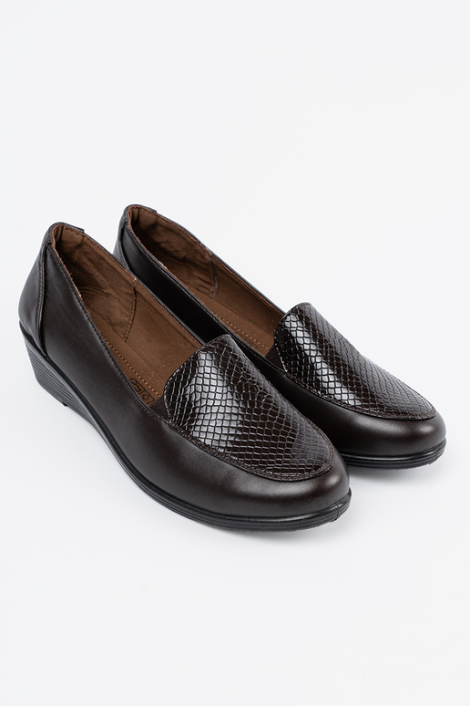 Pruunid poolsaapad platvormil