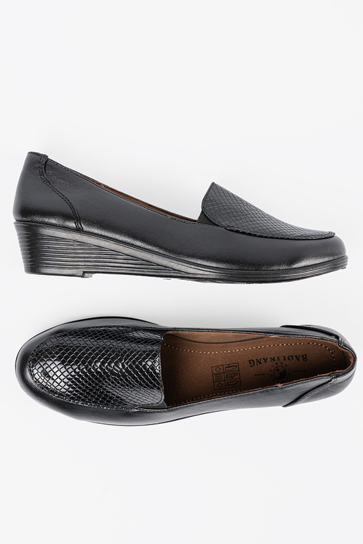 Naiste poolsaapad nahkstruktuuriga