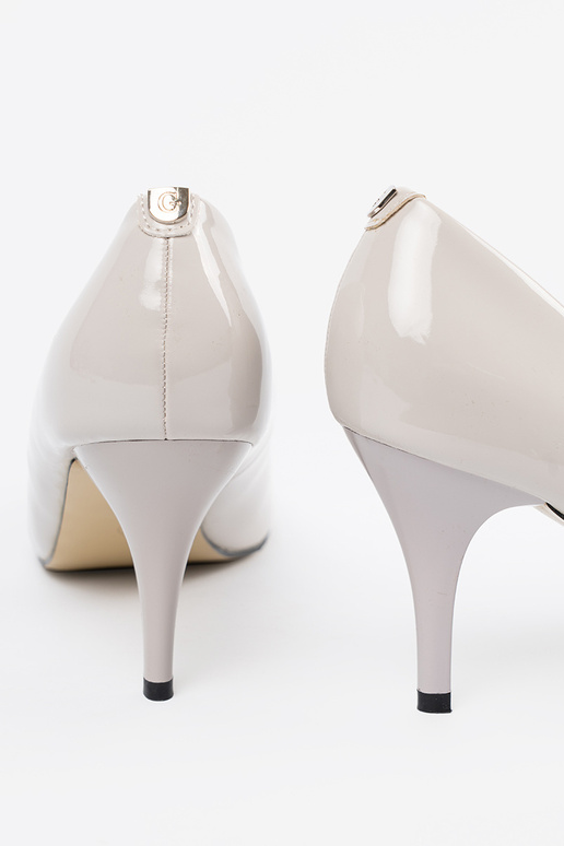 Hallid kõrged kontsad