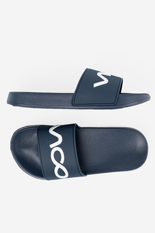 tumesinist värvi plätud koos pealdisega