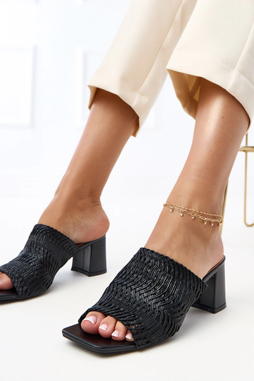 Mustad kontsakingad sussid...