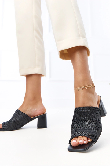 Mustad kontsakingad sussid... 2