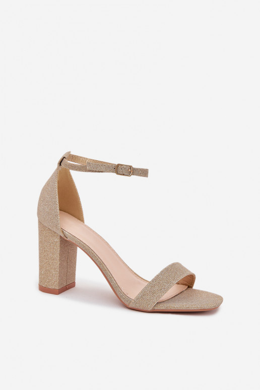läikiv Pealistesandaalid Kuldset värvi Kavina