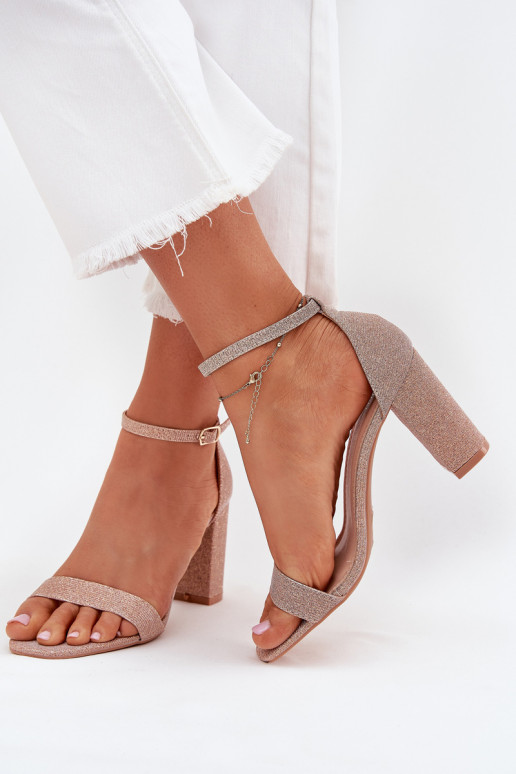 läikiv Pealistesandaalid Kuldset värvi Kavina