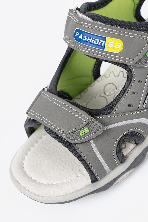 Halli värvi kingad poisilik