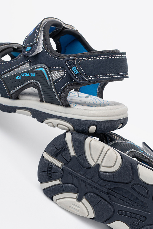 Halli värvi kingad poisilik