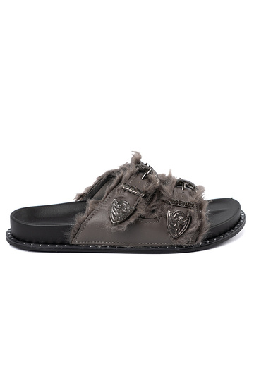 Halli värvi plätud karusnahaga i ćsisseiekami 2