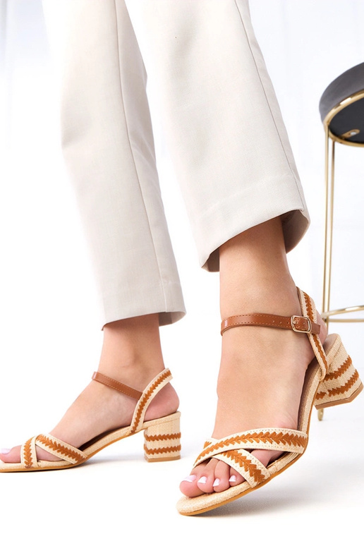 Pruunid postikujulised kontsad... Pruunid postikujulised kontsad...