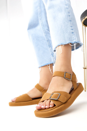 Pruunid sandaalid rihmaga... 2