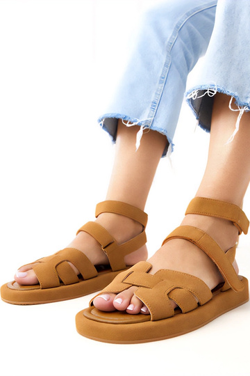 Rudid sandaalid, mis...