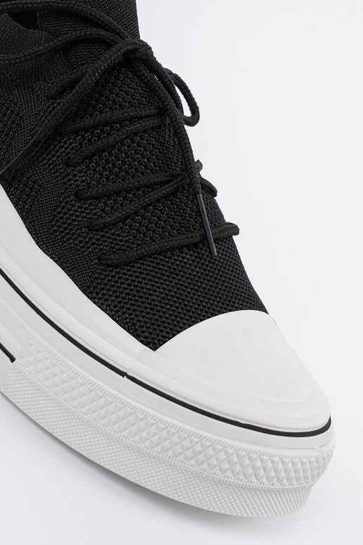 Slip-on kingad Msuud z ozdobnym nööriminem