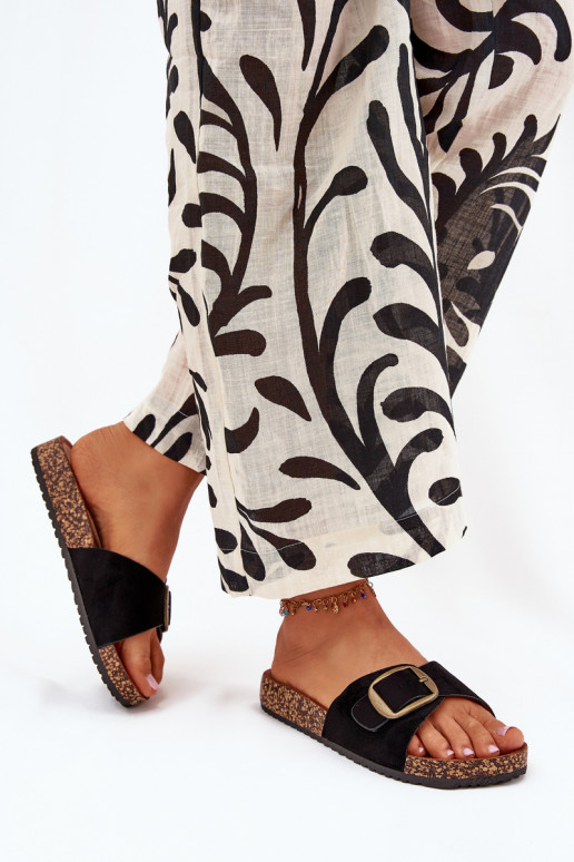 naiste plätud neetide ja pandlaga Korkosissea platvormil msuud Zavira