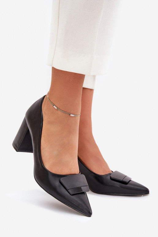 Kingad kõrge jämeda kontsaga kaunistustega msuud Celira