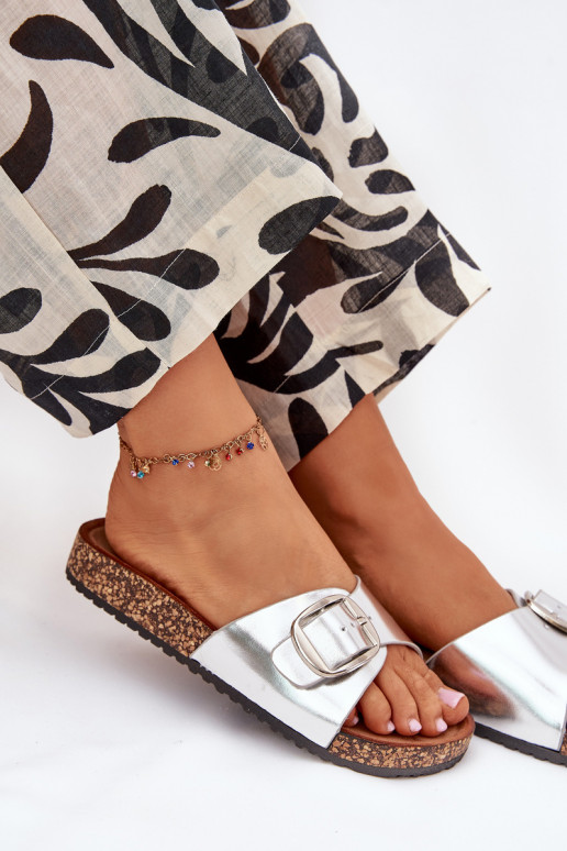 naiste plätud Korkosissea platvormil neetide ja pandlaga Hõbedat värvi Vianara