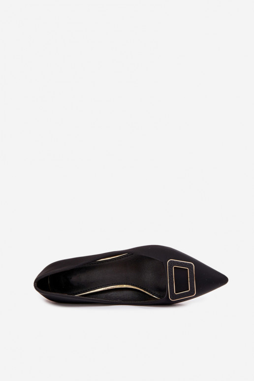 Kingad kõrge jämeda kontsaga kaunistustega neetide ja pandlaga msuud Seriva