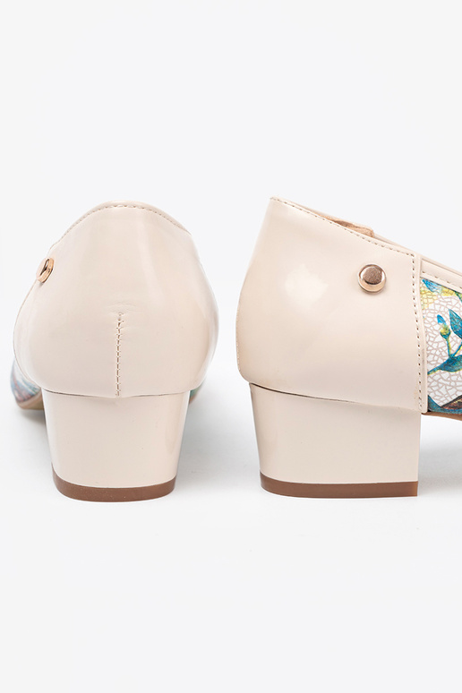 Kõrge kontsaga kingad z egzotycznym sissezorem Kõrge kontsaga kingad z egzotycznym sissezorem