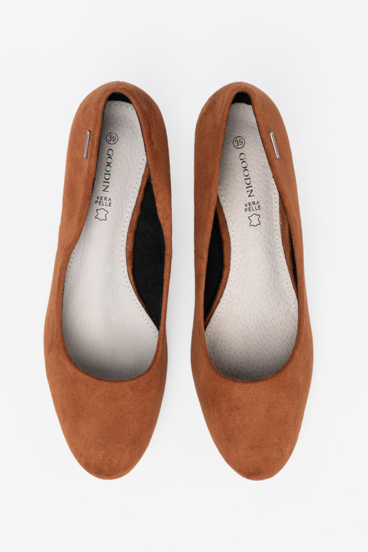 pruunid värvi poolsaapad z ozdobnym hõbedanem obcasem pruunid värvi poolsaapad z ozdobnym hõbedanem obcasem