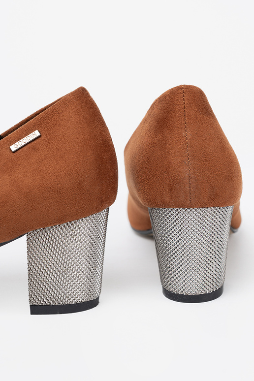 pruunid värvi poolsaapad z ozdobnym hõbedanem obcasem pruunid värvi poolsaapad z ozdobnym hõbedanem obcasem