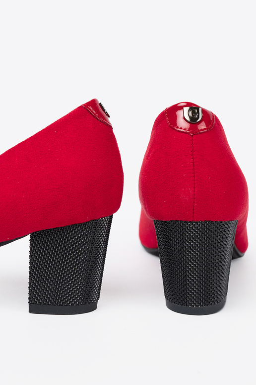 runased poolsaapad z lakierosisseanym noskiem runased poolsaapad z lakierosisseanym noskiem