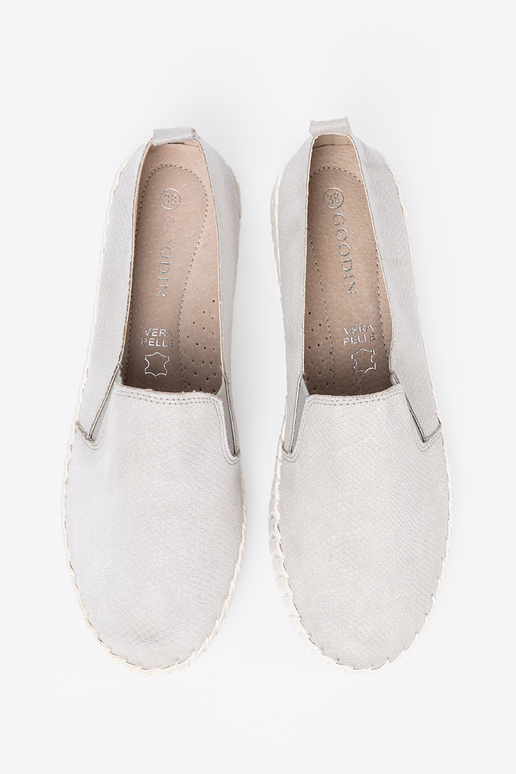 Halli värvi kingad slip-on z paindlikmi sissestasissekami Halli värvi kingad slip-on z paindlikmi sissestasissekami