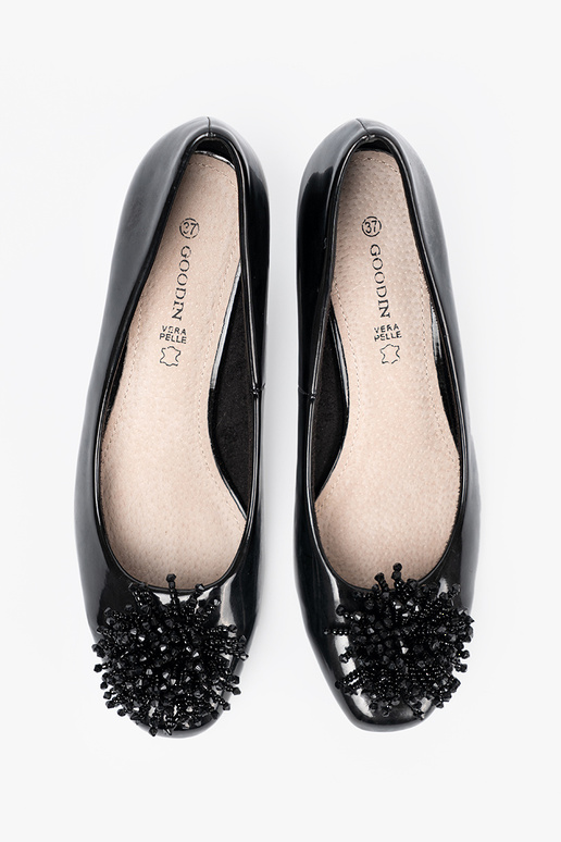 Laque poolsaapad z efektosisseną ozdobą Laque poolsaapad z efektosisseną ozdobą