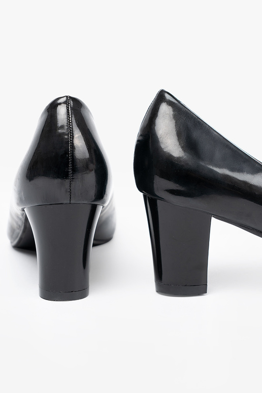 Laque poolsaapad z efektosisseną ozdobą Laque poolsaapad z efektosisseną ozdobą