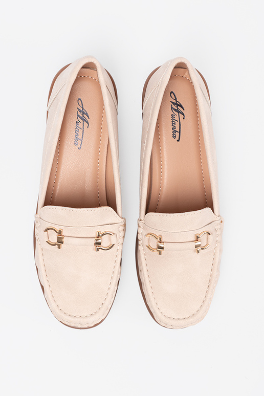 beeži värvi mokassiinid kiilu peal z ozdobnym łańcuszkiem beeži värvi mokassiinid kiilu peal z ozdobnym łańcuszkiem
