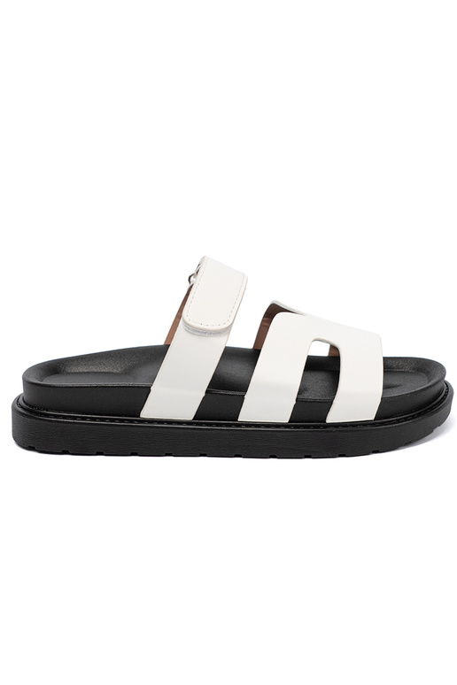 Komfortosissee valge värv plätud platvormiga Komfortosissee valge värv plätud platvormiga