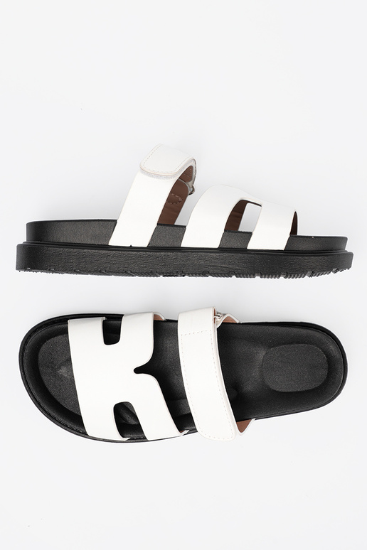 Komfortosissee valge värv plätud platvormiga Komfortosissee valge värv plätud platvormiga