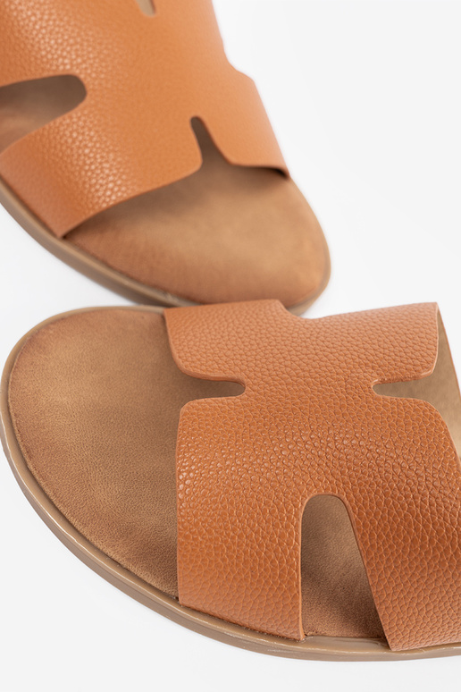 Pruunid värvi plätud naiste omad z sisseycięciami Pruunid värvi plätud naiste omad z sisseycięciami