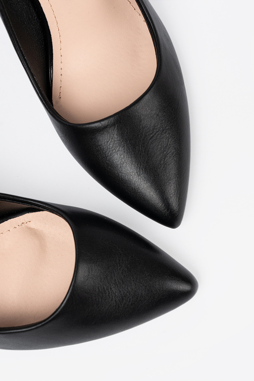 Klassikalise mudeli Msuud poolsaapad kõrgel kontsal