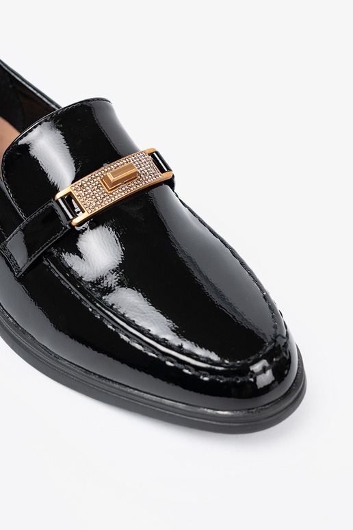 Elegantsed lakitud mokassiinid z złotą ozdobą Elegantsed lakitud mokassiinid z złotą ozdobą