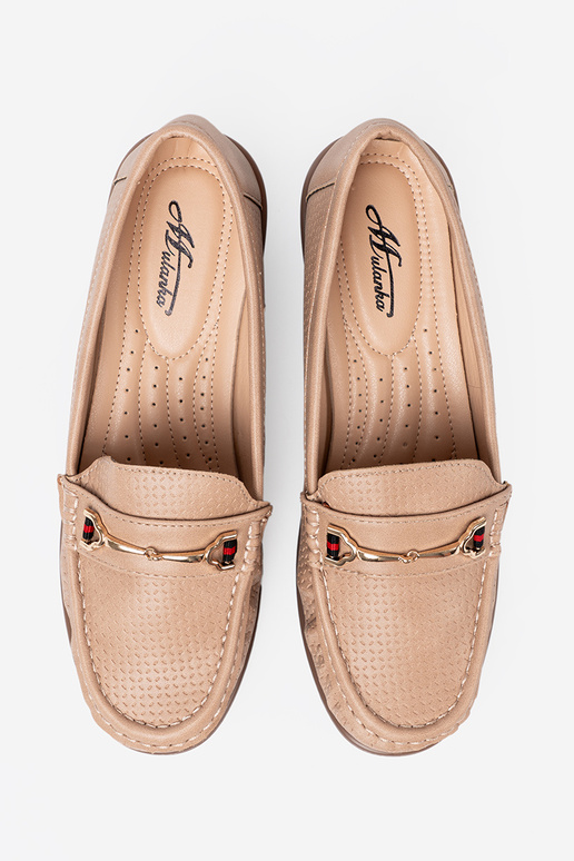 beeži värvi kingad ze kuldnem zdobieniem