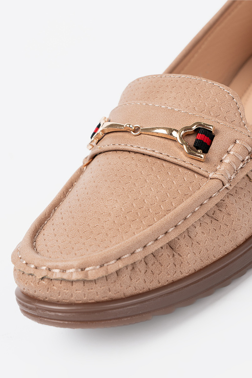 beeži värvi kingad ze kuldnem zdobieniem