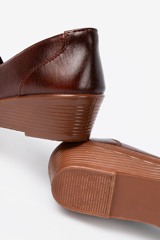 Pealiste saapad slip-on z fakturosisseanym noskiem Pealiste saapad slip-on z fakturosisseanym noskiem