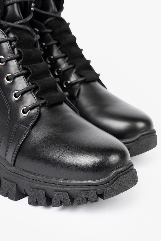 msuud lumesaapad z masysisseną podeszsisseą i susisseakiem Sergio Leone